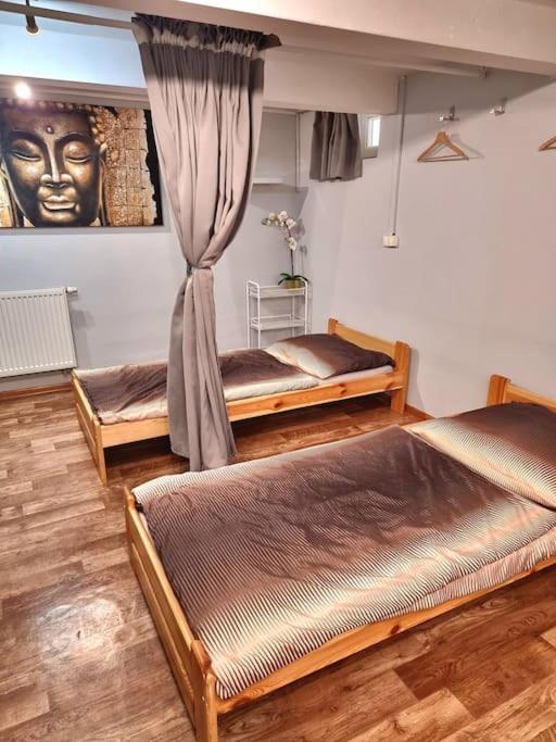 Simple Apartment Near Hockey & Football Arena Братислава Экстерьер фото