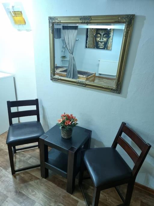 Simple Apartment Near Hockey & Football Arena Братислава Экстерьер фото